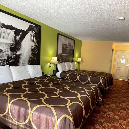 Super 8 By Wyndham Lake Of The Ozarks Eldon Kültér fotó